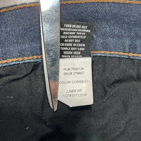 RSQ Blue Jeans 32x32 London Skinny LIKE NEW!! - Picture 13 of 13